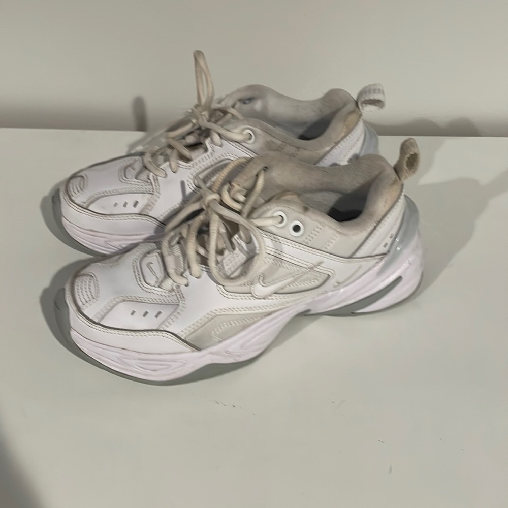 Womens Nike sneaker